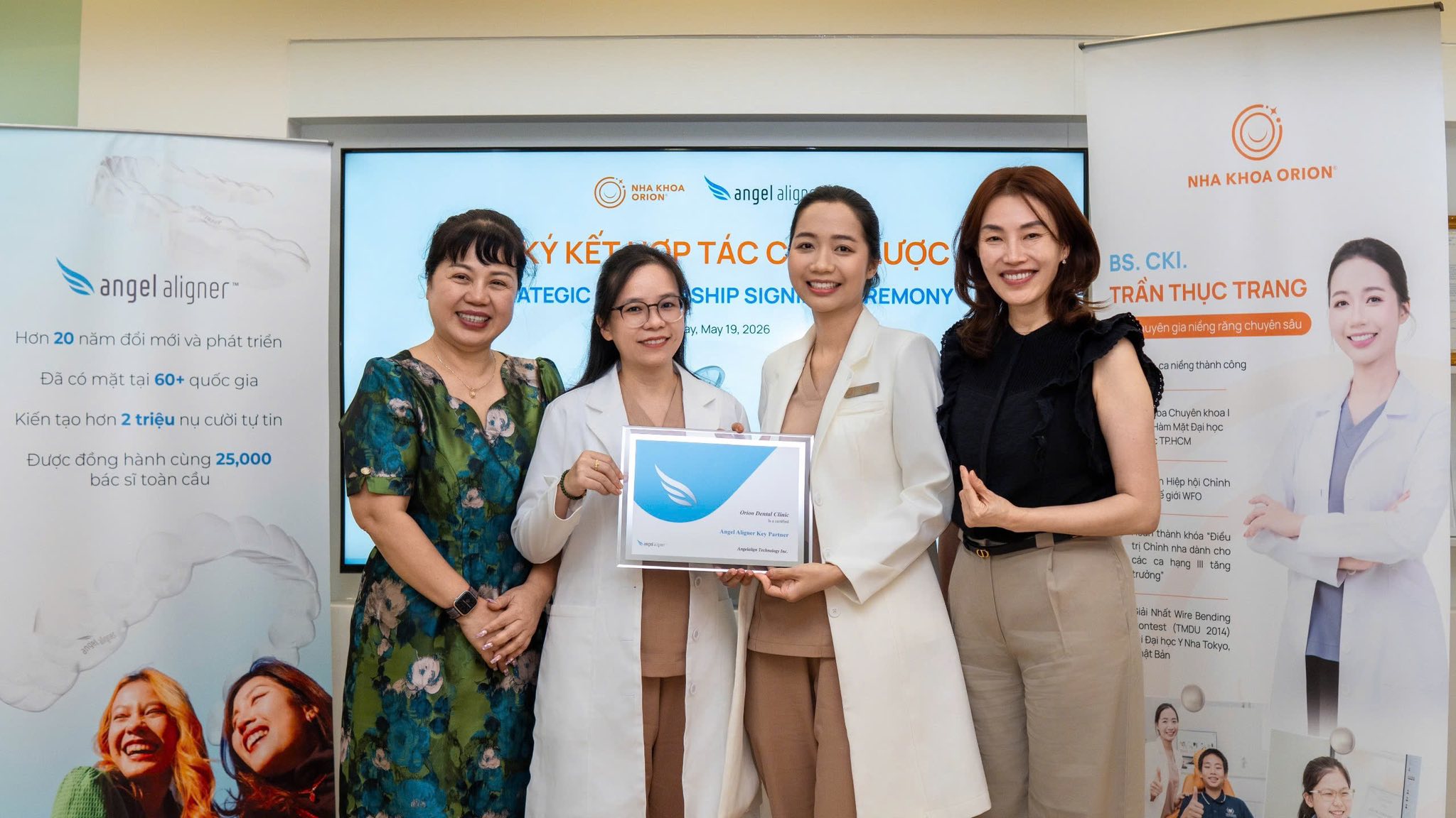BS. Fonny Karsono v&agrave; BS. CKI. Trần Thục Trang tại lễ k&yacute; kết hợp t&aacute;c chiến lược giữa Nha Khoa Orion v&agrave; Angel Aligner.