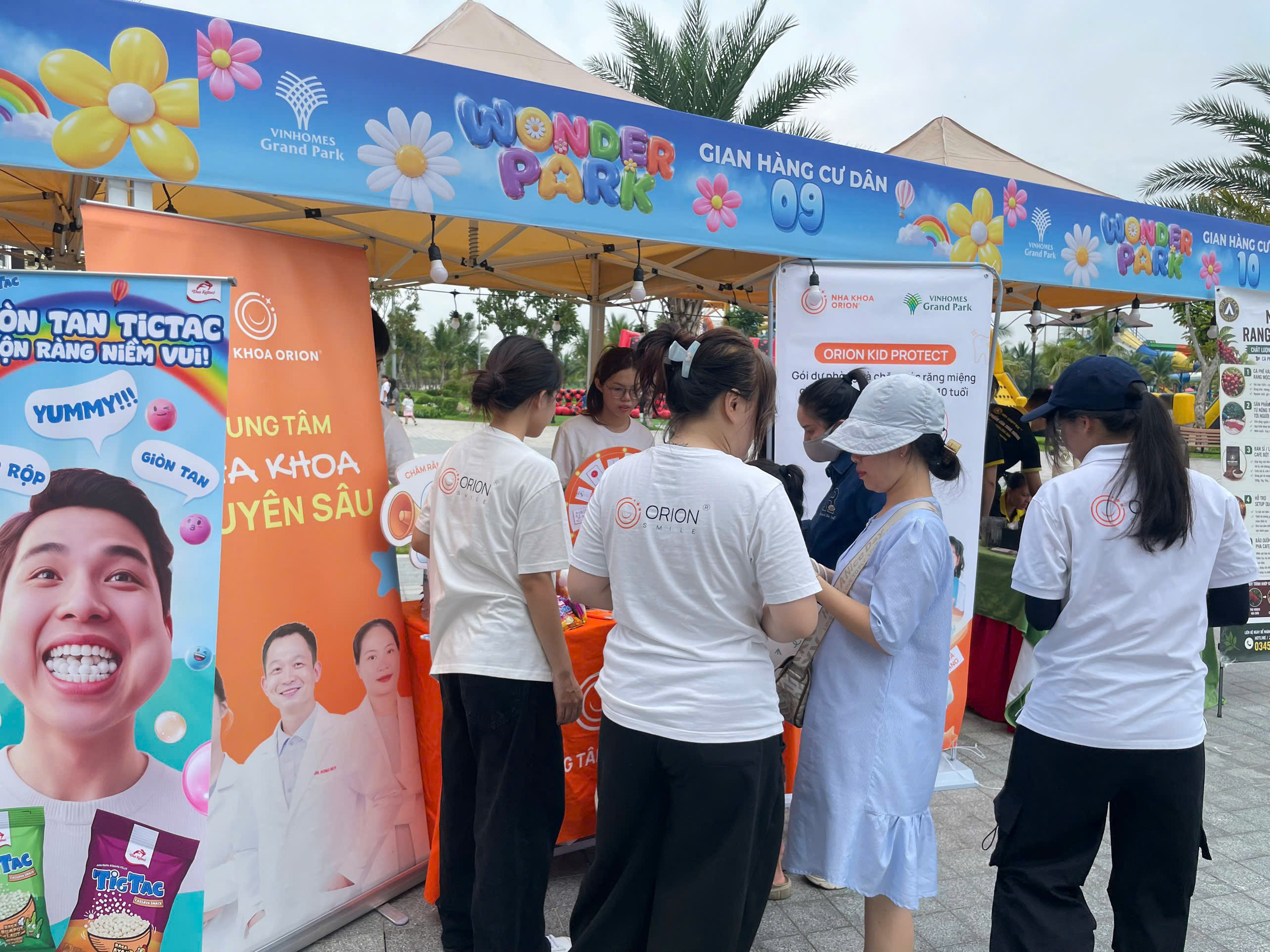 Đông đảo cư dân và các bé tham gia Ngày hội Thiếu nhi Wonder Park