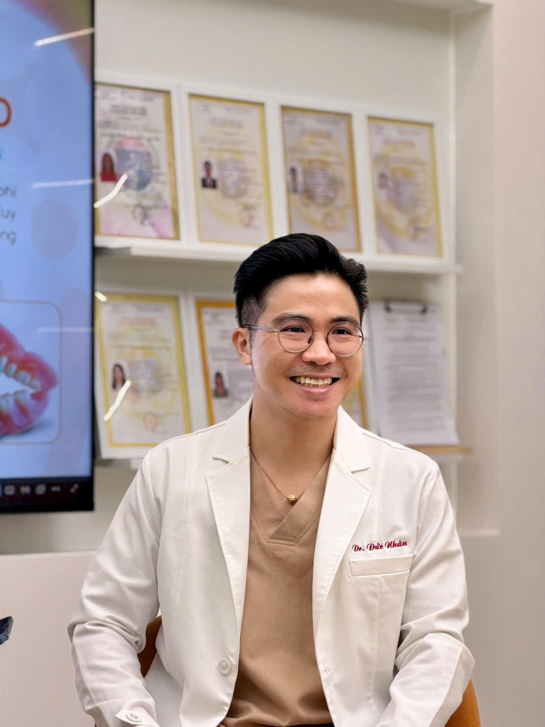 BS. CKI. Nguyễn Đức Nh&acirc;n chia sẻ trong buổi Talkshow Implant