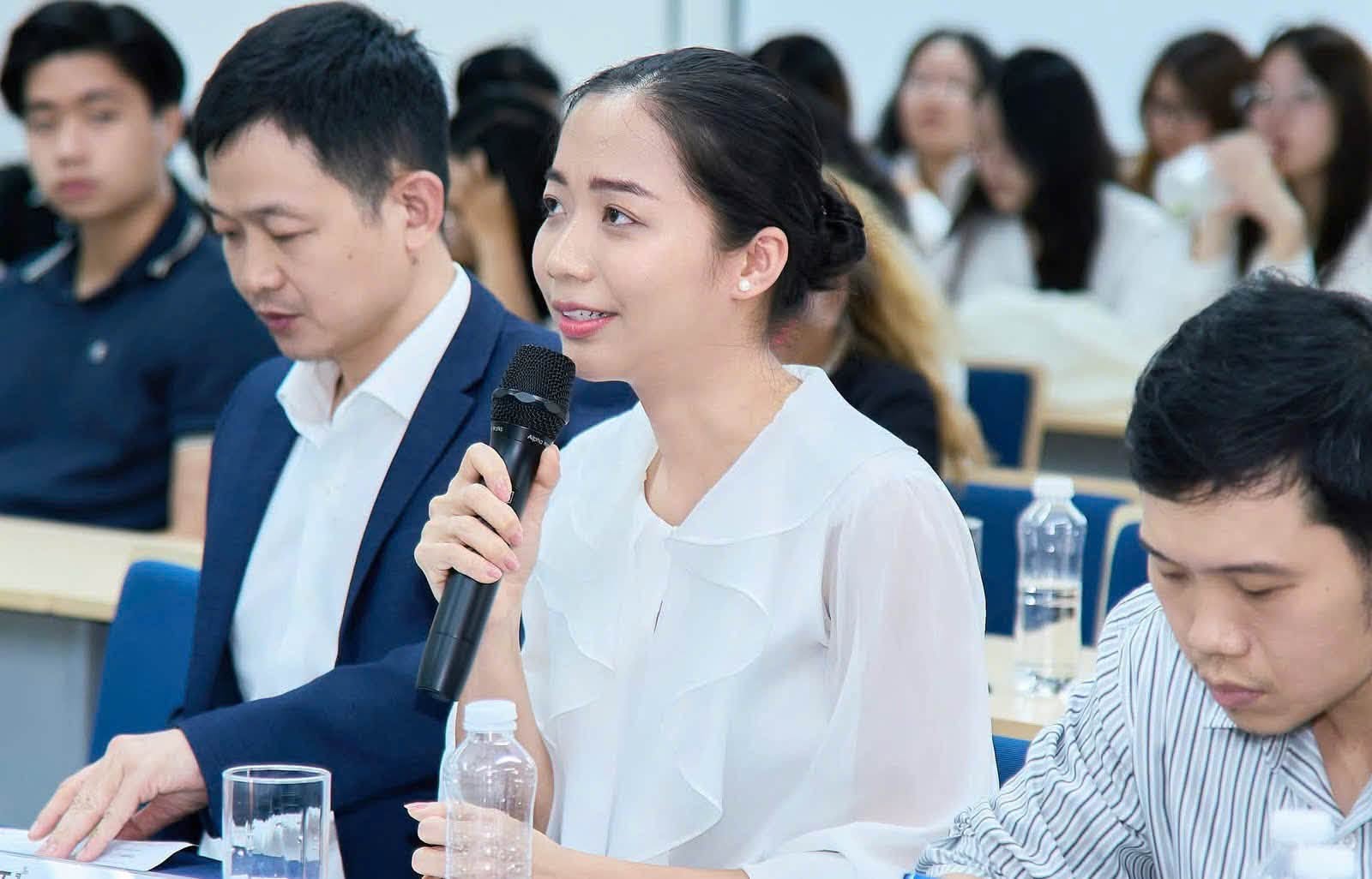 BS.CKI. Trần Thục Trang, Giám đốc Chuyên môn đã có mặt để đồng hành cùng chương trình